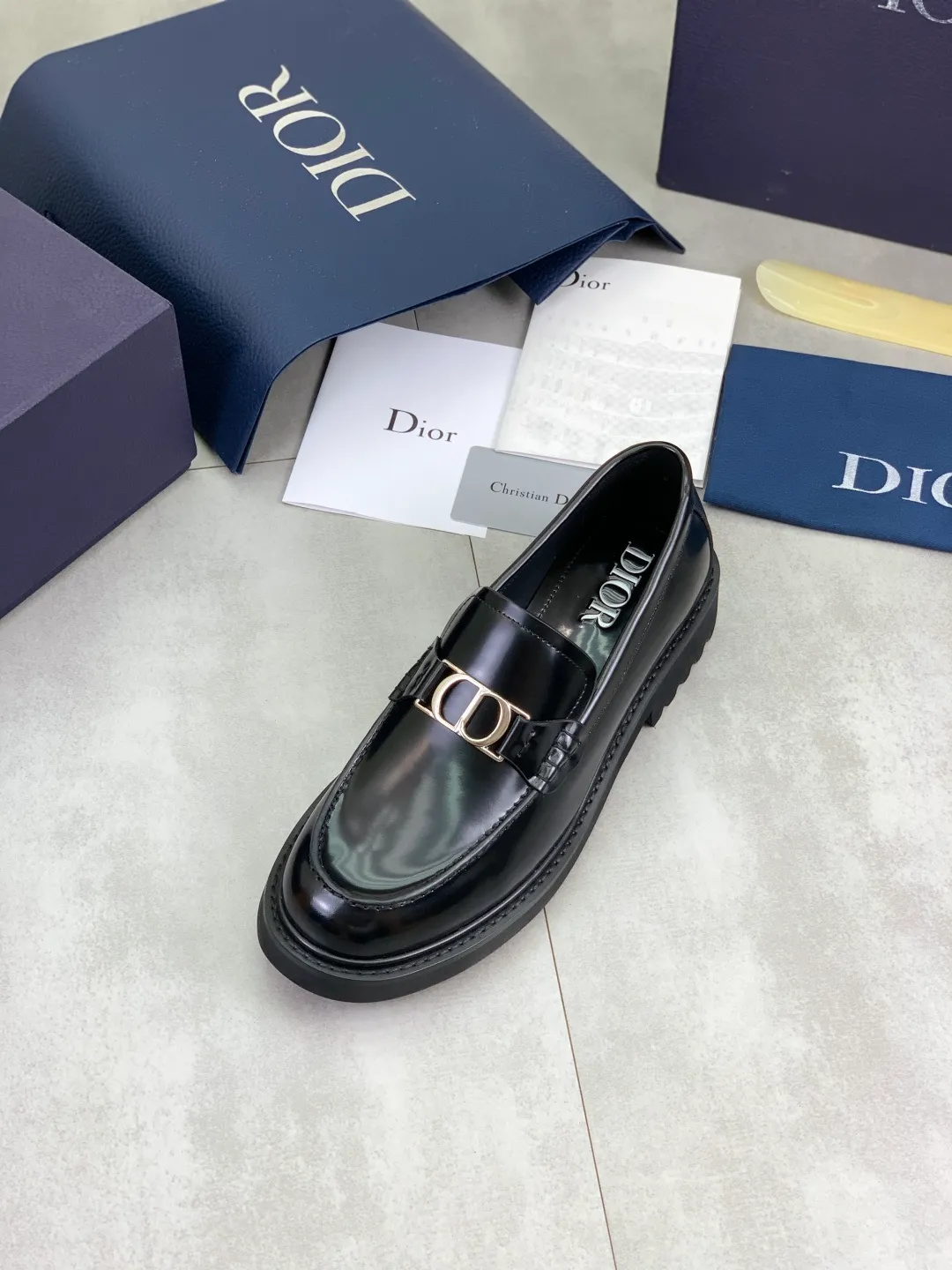 Men's shoes 💰P680 new model, high quality 💎💎💎 water-dyed cow lining, original quality Dior —🆘.Dior original purchase, high-end business leather shoes, fabric: imported from Italy open edge beaded cowhide material ➕ water-dyed cow lining / cowhide feet ➕ special original rubber outsole, fine workmanship, real thing ^_^ Photographed 🎬size: 39-44 (38 45 (customized)